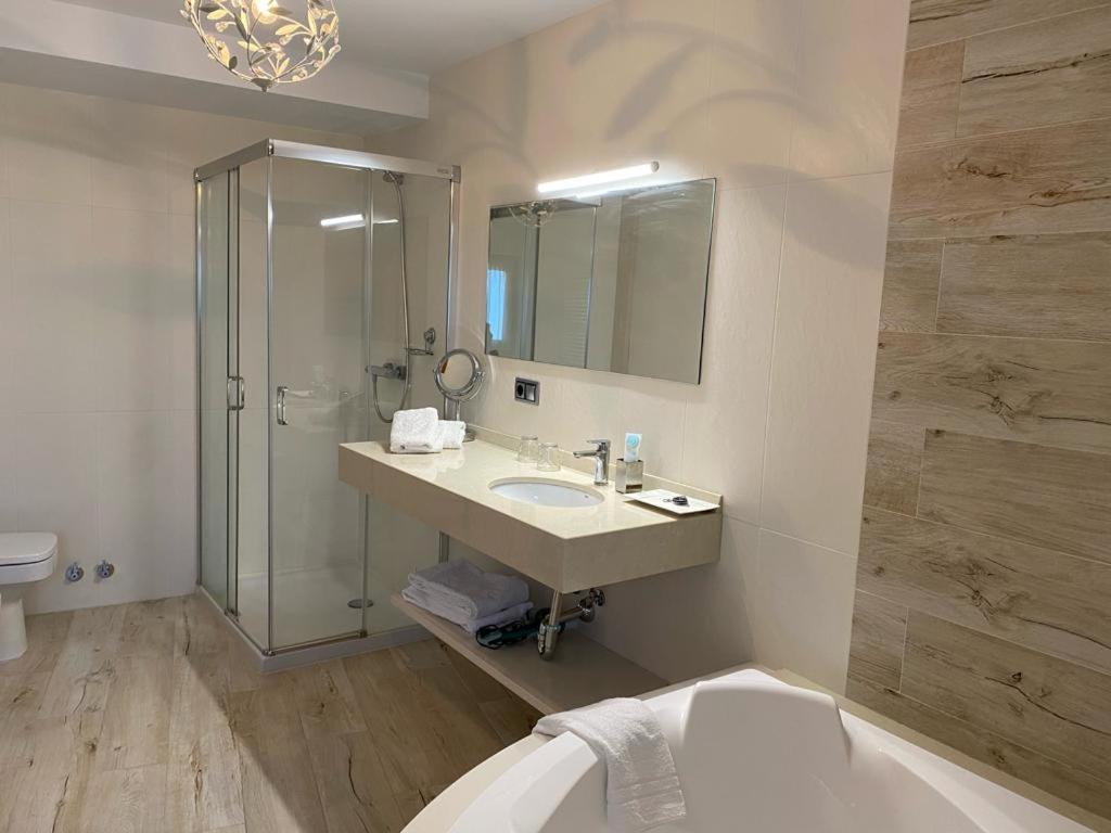 Picos De Europa Suites And Rooms Турьено Экстерьер фото