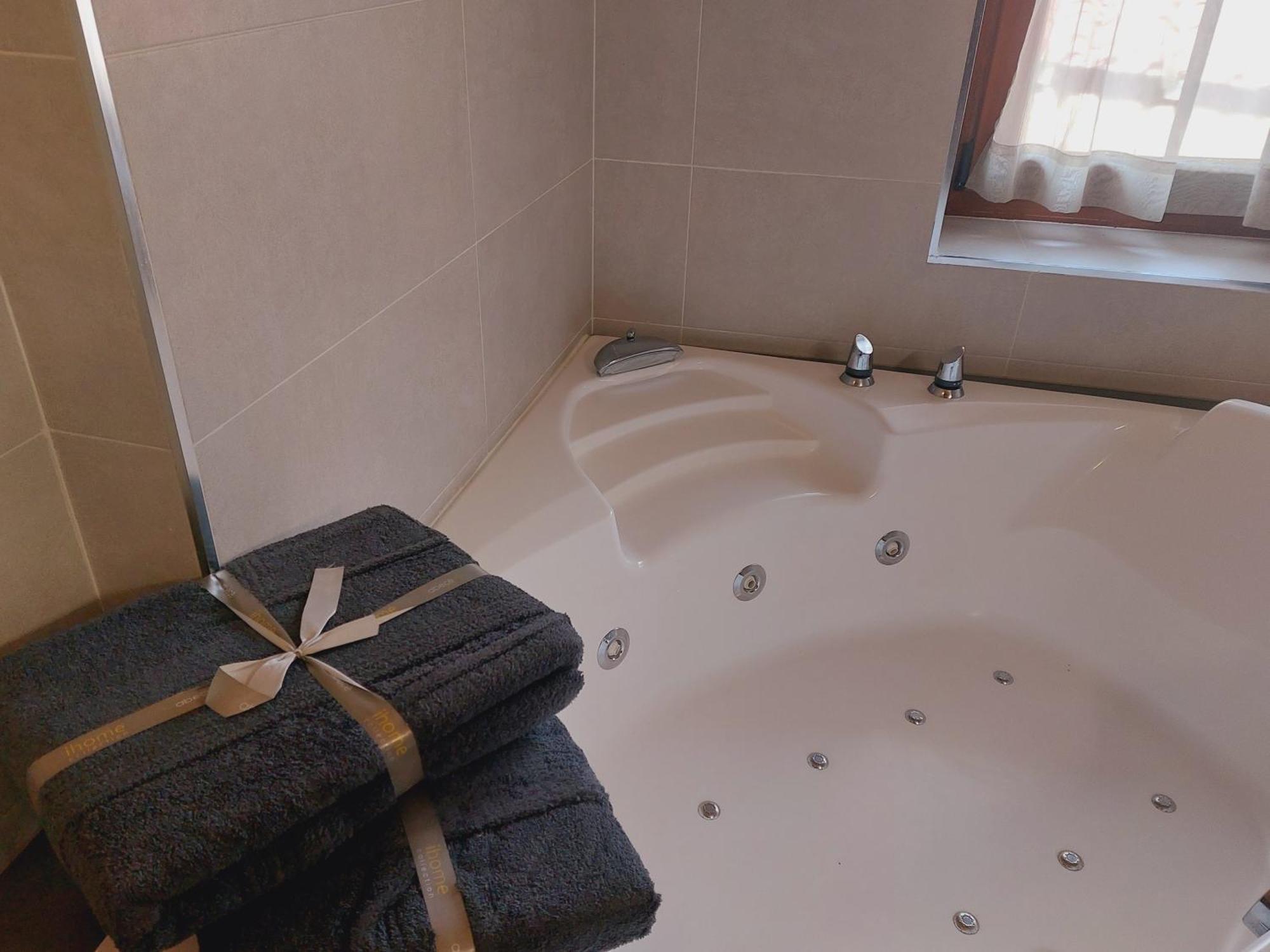 Picos De Europa Suites And Rooms Турьено Экстерьер фото